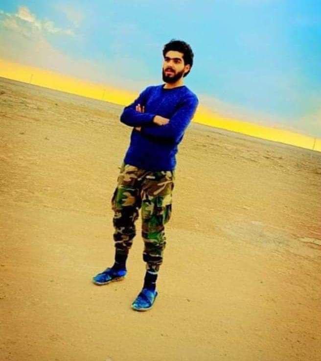 FieldM2n's tweet photo. #Deir_Ezzor
 A #landmine explosion in a car belonging to Al-Qaterji militia near Al-Taym field in Deir Ezzor countryside kills two members while they were returning from combing operations in #Al_Sukhna #desert. 
#Syria 
#Daesh
# https://t.co/WGHb5SUxqU
