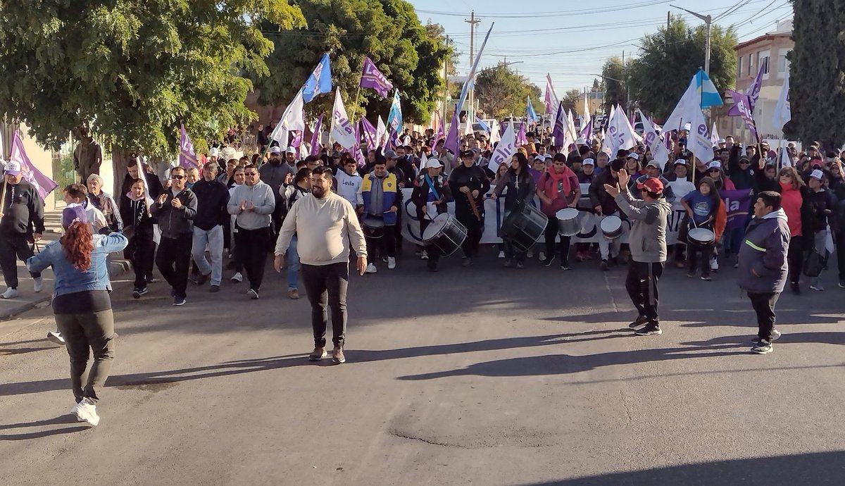 Gonzalo84631850's tweet photo. #PodranImitarnos

      #PeroIgularnosJamas

       #TrelewNosUne

      #Leila2023✌️✌️

@LeilaLloydJones  @JoseAGimenez3. @MartinMSaavedra @Anbellade @cordobajavierar  @TWVVanesa
@MariaRosaMaza1 @RadioChubut @radio3trelew @sonicaok @JornadaWeb @ElChubut https://t.co/GRHwgwaTLo
