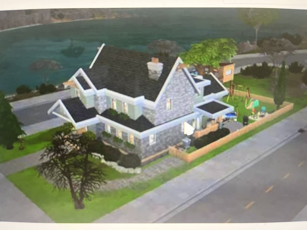 blogginrobin's tweet photo. The new Martino family makes their home in a family oriented suburb with a great school district. A miniature schnauzer makes this family complete!  And now Pete can grow his beard out whenever he likes!  #ghostscbs #ghosthomes #TheSims4 https://t.co/msZY2NU0OL