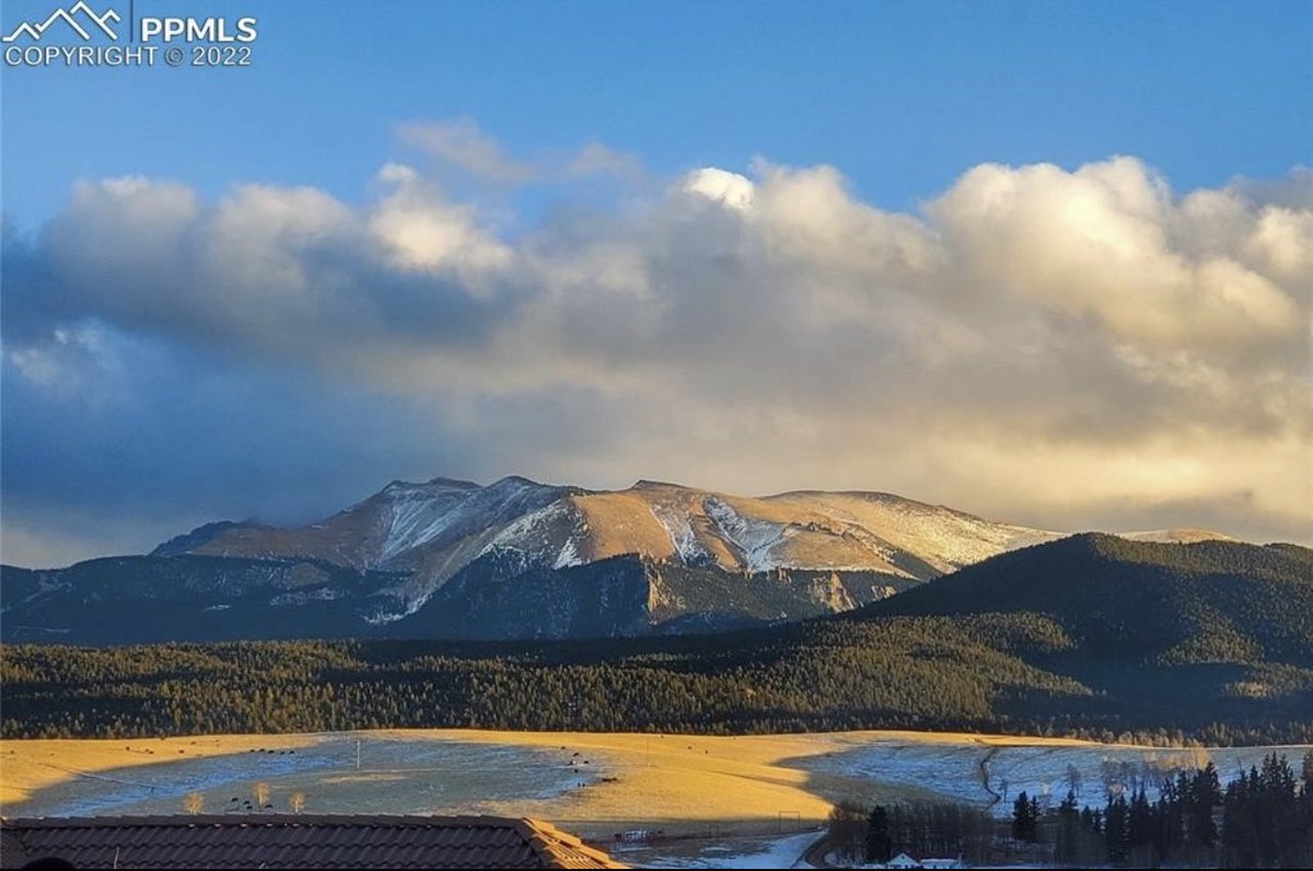 mark_petereit's tweet photo. If all goes well, by the end of next month, this will be the new view from my home office window:
#GoodbyeSouthCarolina #HelloColorado https://t.co/xirTxfLqP6