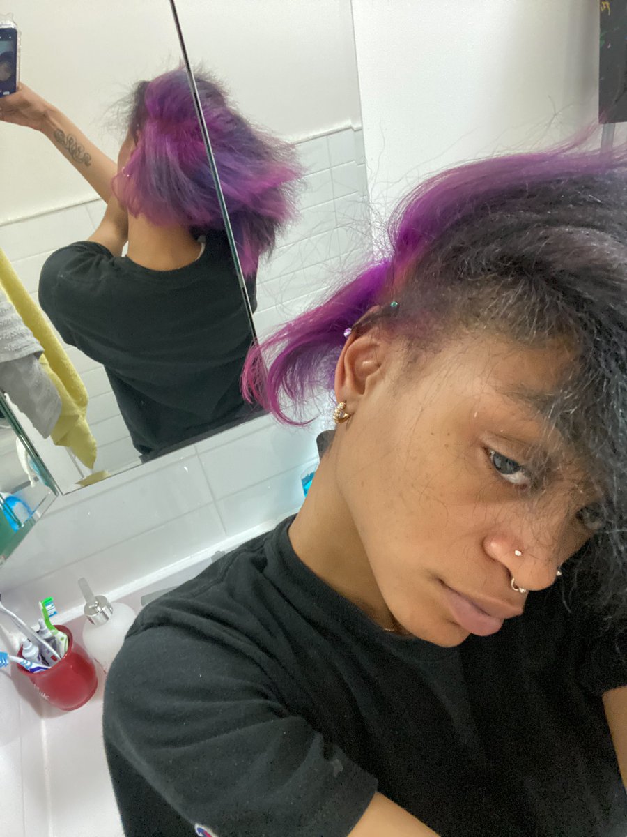 kilo_amina's tweet photo. It’s the hair 😩💗💜 #pinknpurple https://t.co/1ghYCqYAQY