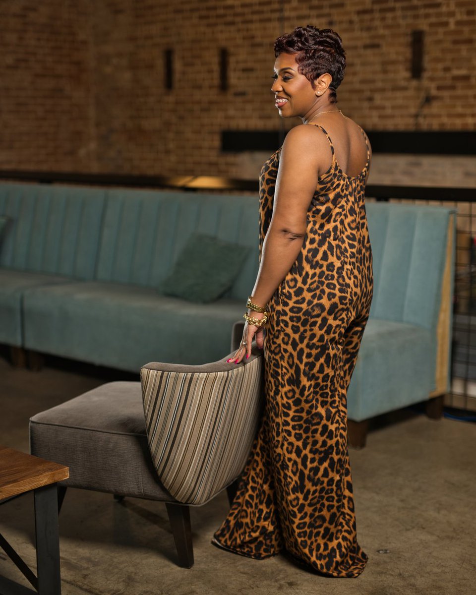 We're welcoming the weekend with our Jayla Leopard Jumpsuit😎 Shop Now!

#jumpsuit #shopnow #leopardjumpsuit #springlook #weekendready #brunchoutfit #fashionready #clothinginspo #fashionistastyle #fashiongoals  #explorefashion #fashioninfluencer #springfashion #springstyles #inst