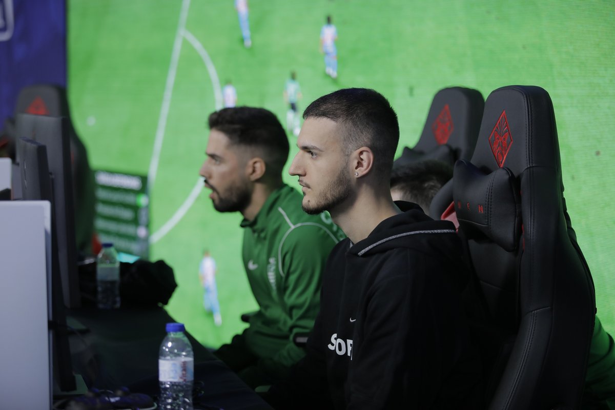 O <a href="/SCPeSports/">Sporting CP Esports</a> assumiu protagonismo na Série B do @FPFeFootball Masters com uma Etapa 3 perfeita

👉 arena.rtp.pt/sporting-etapa…

#FIFAnaRTP