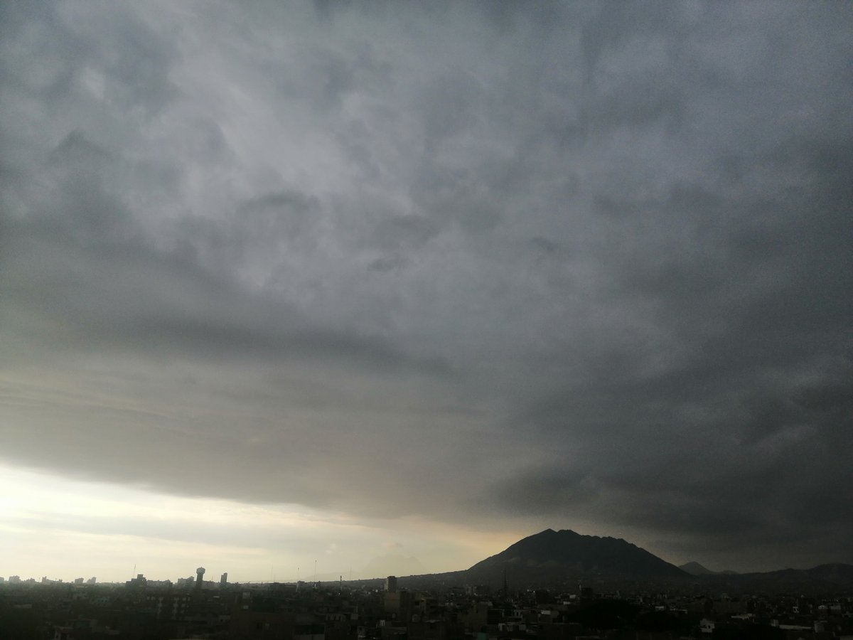 mnancybb's tweet image. Que feo se puso el cielo en Trujillo esperemos que los. Vientos lo despeje. #Lluvias