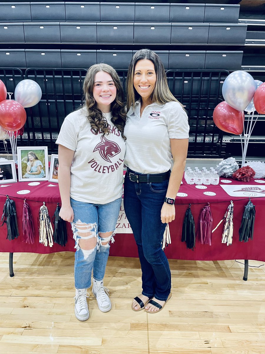 Congratulations to Anna Howe for signing her NLI to play college volleyball at College of the Ozarks!