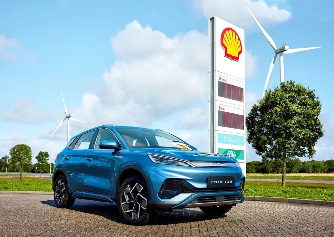 eastwest_conn's tweet photo. BYD and Shell jointly launched 100,000 platinum charging cards in Europe to enhance user charging experience
https://t.co/lPZxdQT4O0
#BYD #EV #BYDDF #BYDD https://t.co/g5mFmuwyGF