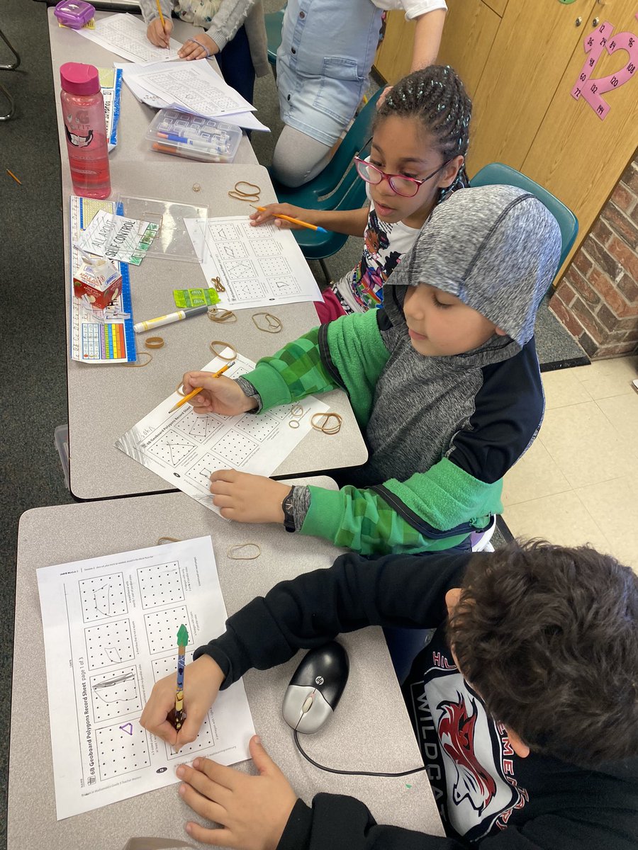 3rd graders practice making polygons and quadrilaterals using geoboards in math today! <a href="/hillerwildcats/">Hiller Elementary | The Lamphere Schools</a> #wearelamphere