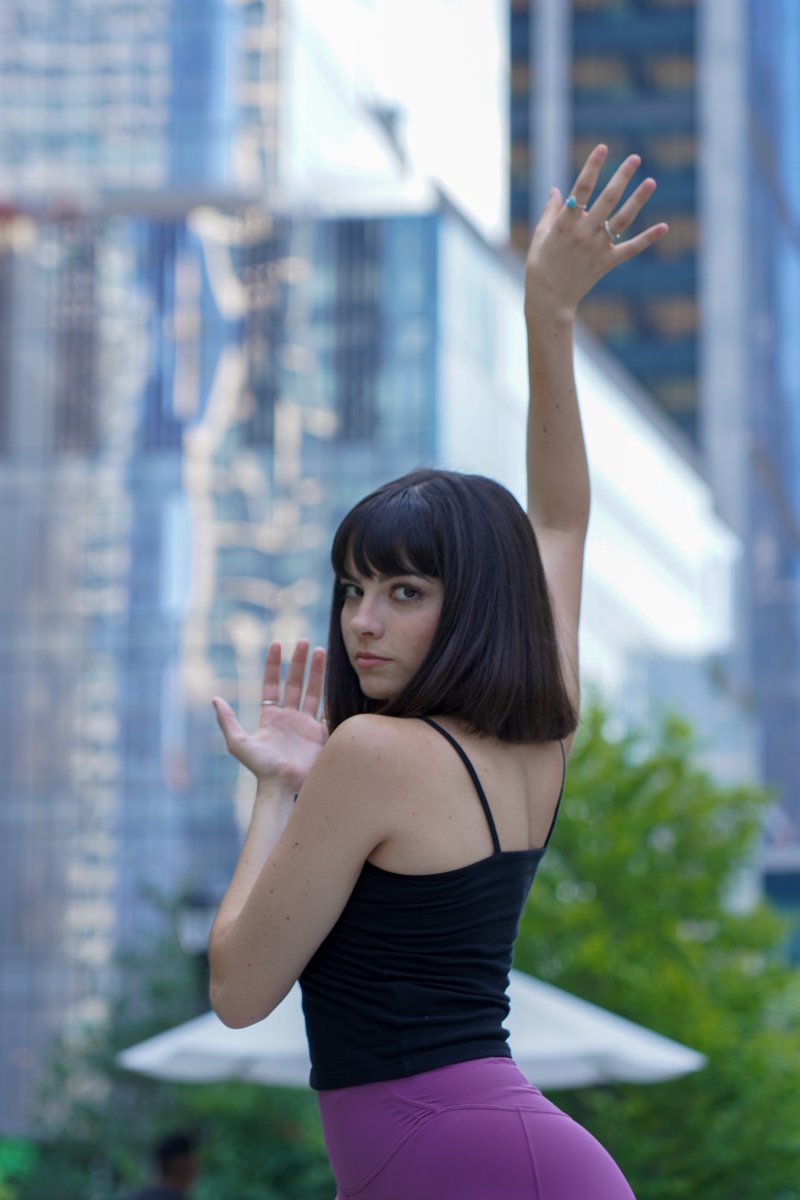 Show Alert! 🚨 See this beautiful dancer and the rest of the Limón2 beauties this Friday, April 14 performing commissioned choreographer Ashley Lindsey’s world premiere: "The First The Last The Now" at 7:30 PM at Five Angles Theatre (789 10th Ave). 📷: bit.ly/3mtjuS6
