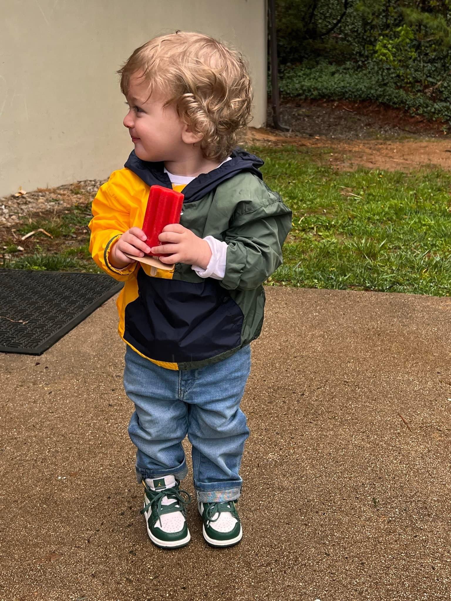 1 pic. He think he too cool https://t.co/NxOv0SsuBC