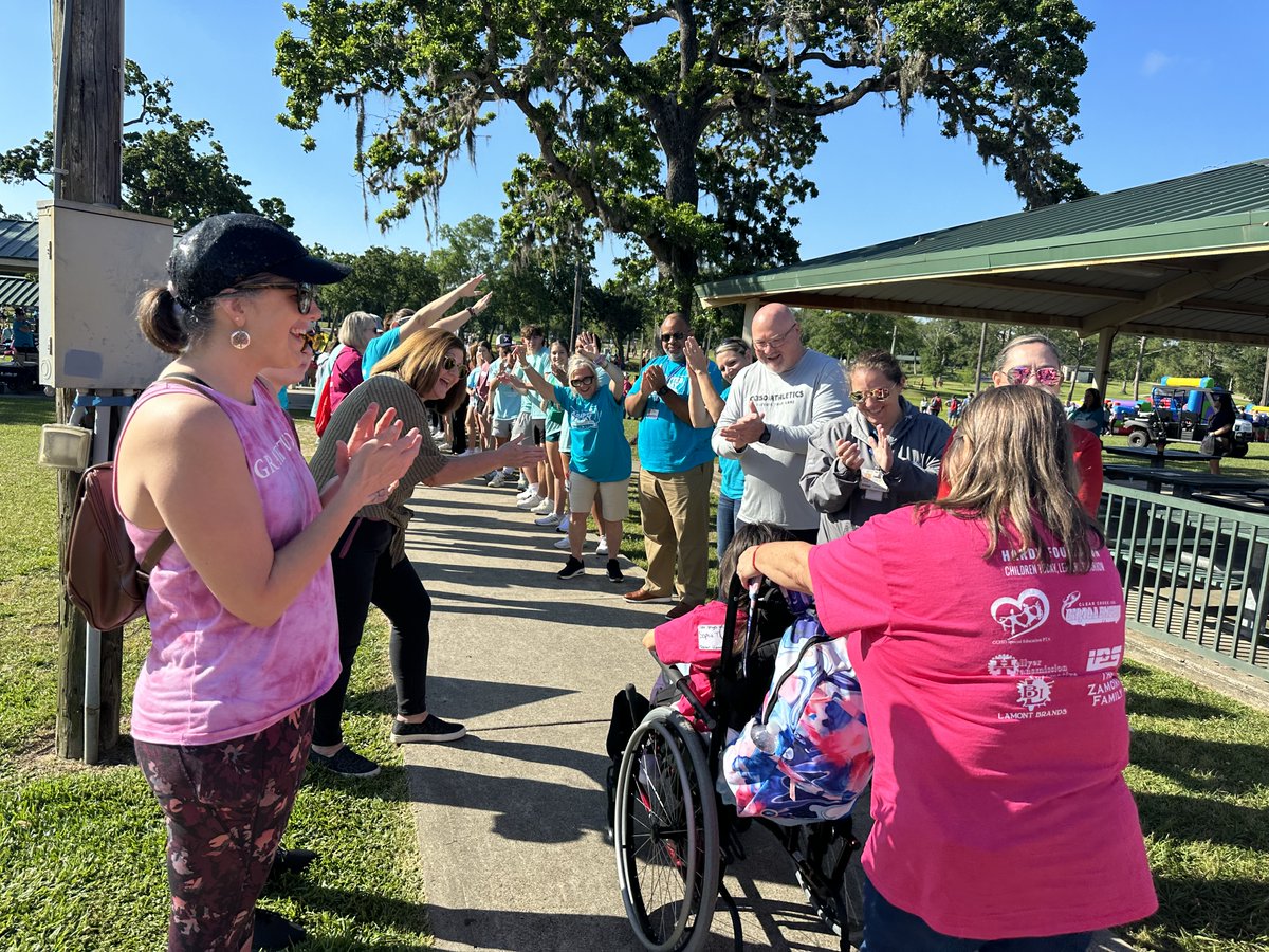 KarenEngle's tweet photo. It was a beautiful day and not just because the sun was out but also because of the tremendous support for our students with special needs. Adapted PE Day is when high school PALS and many others hold a field day for students with special needs. Smiles and friendships abound. https://t.co/n8QQIkUReF