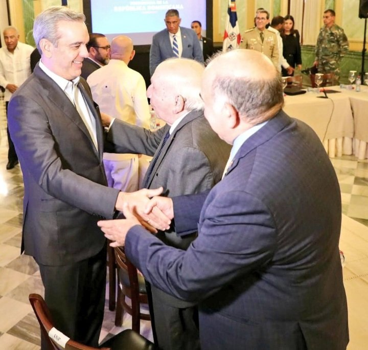 Derecha Dominicana: «Veritas filia temporis» tweet media
