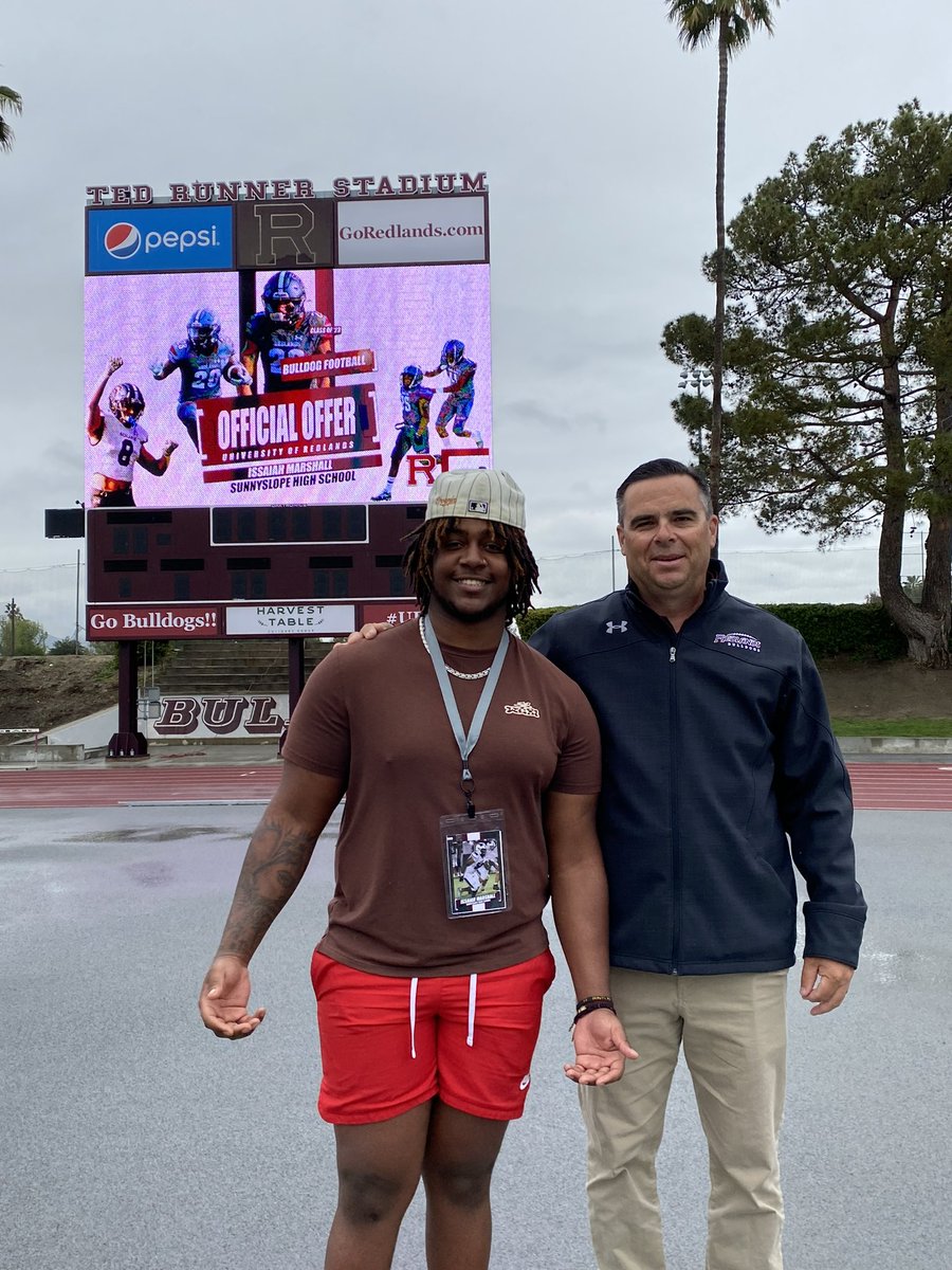 MarshallIssaiah's tweet photo. After a talk and a visit with coaching staff I am greatly appreciative of the OFFER I received from @UofR_Football go #bulldogs @CoachPerrone @SamJ_2000 #slope #sunnyslope #Az https://t.co/Xn7mK6qpyu