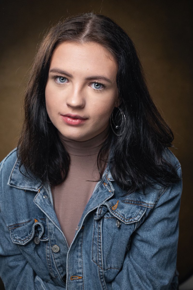 TheEmilyBrady's tweet photo. New headshots by @deanjohnsonuk and I am in LOVE https://t.co/JpBLfWIQ1w