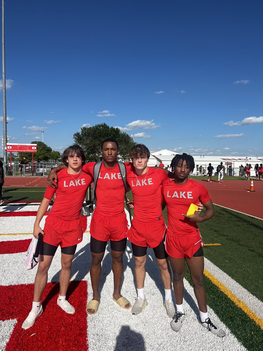 Congratulations to the 4x100 Meter Relay team of @dawsoncabiad5, <a href="/Tylegg4/">Ty legg</a>, <a href="/Keshawnbaptist/">Keshawn baptiste</a>, and <a href="/iammike1x/">Micah Hudson ♰</a> finishing 🥉and qualifying for Area!! #HorsePower