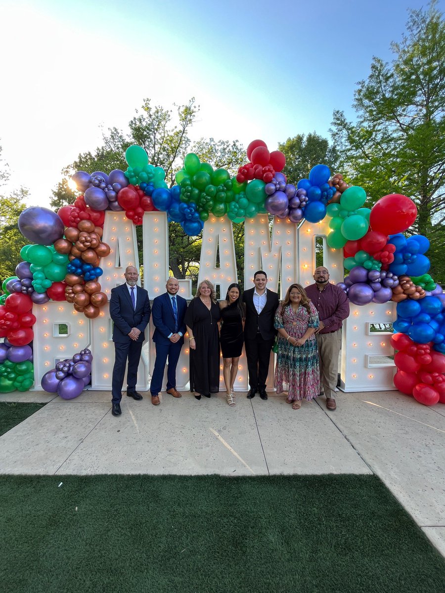 cavendercares's tweet photo. M O S A I C O • M O O N S H O T 
We are honored to have been able to contribute to the fundraising of over $800,000 towards the @AlamoColleges1  AlamoPromise of free-tuition college to all Bexar County public high schools! 

#CavenderCares #cavenderautogroup #cavenderconfidence https://t.co/brSQN2B60W