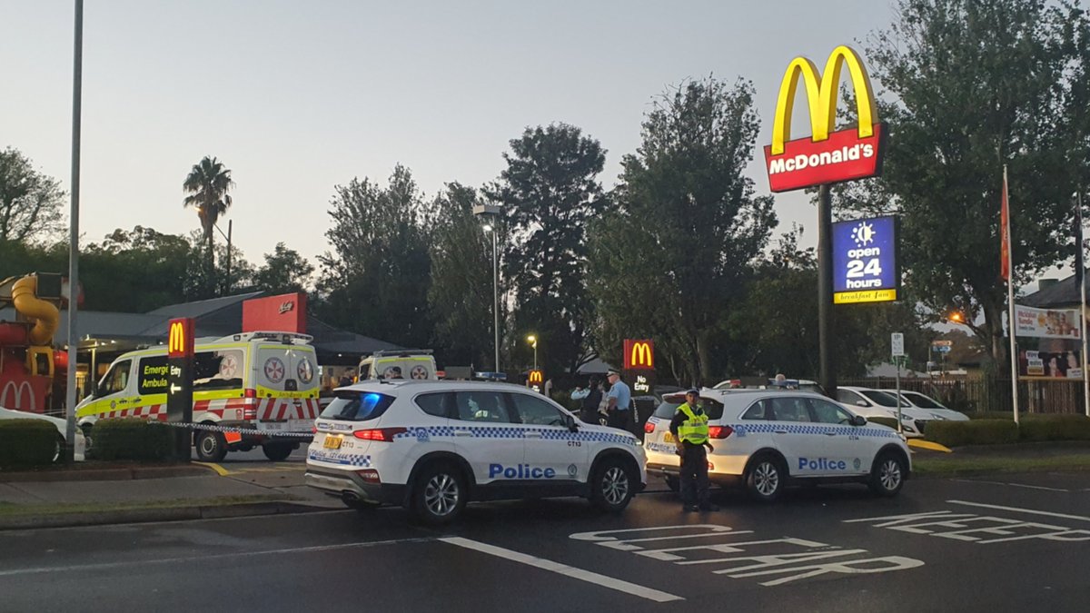 The College is deeply saddened by reports that a NSW paramedic was stabbed multiple times in Campbelltown this morning. Our thoughts are with the paramedic and their family during this difficult time.

Source: bit.ly/9News-Paramedi…