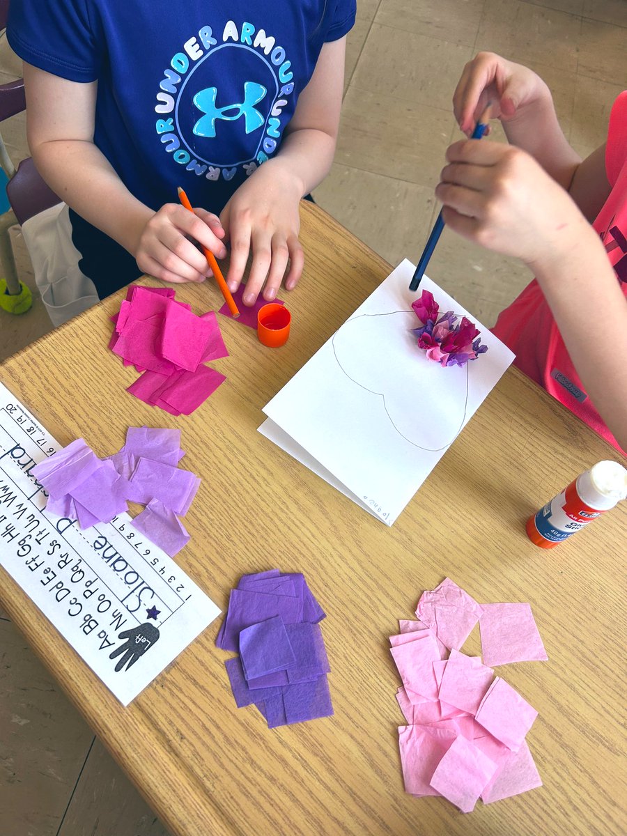 5-1FI had the pleasure of helping their Gr 1 buddies make a craft today! What great leadership, and what amazing art skills!!