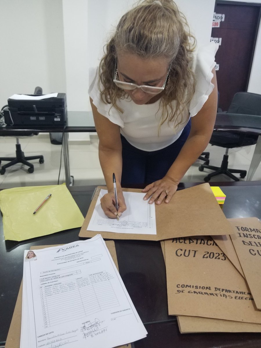 slunad's tweet photo. Saludos compañeros y compañeras del magisterio del Atlantico, les informo que acabo de inscribir mi candidatura al congreso de la CUT, en próximos días se dará el sorteo del número y se los informaré, espero contar con su apoyo. https://t.co/pL4GoNzEVK