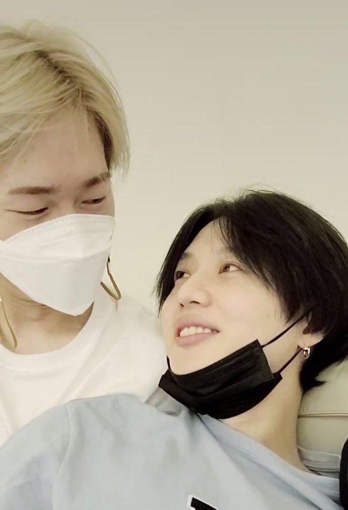 dailyltm's tweet photo. remember how happy taemin was when he got his shinee members back after their enlistment 🥺 https://t.co/NceJYz0Aye
