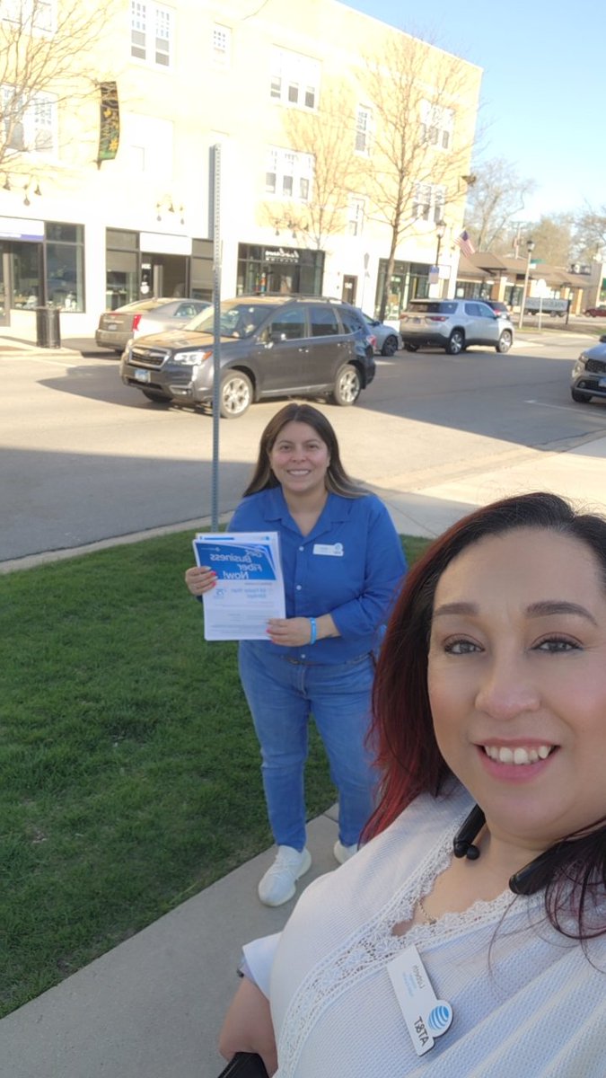 Educating our local businesses on FIBER! Day 3 of winning the neighborhood! #GForce #lifeatatt #ElmhurstFiber <a href="/jackieA_/">Jackie Arredondo</a> <a href="/GarretMinaglia/">Garret Minaglia</a> <a href="/TeamFusionGLM/">Team Fusion</a> <a href="/GreaterLakesMkt/">Greater Lakes Market 🌊</a>