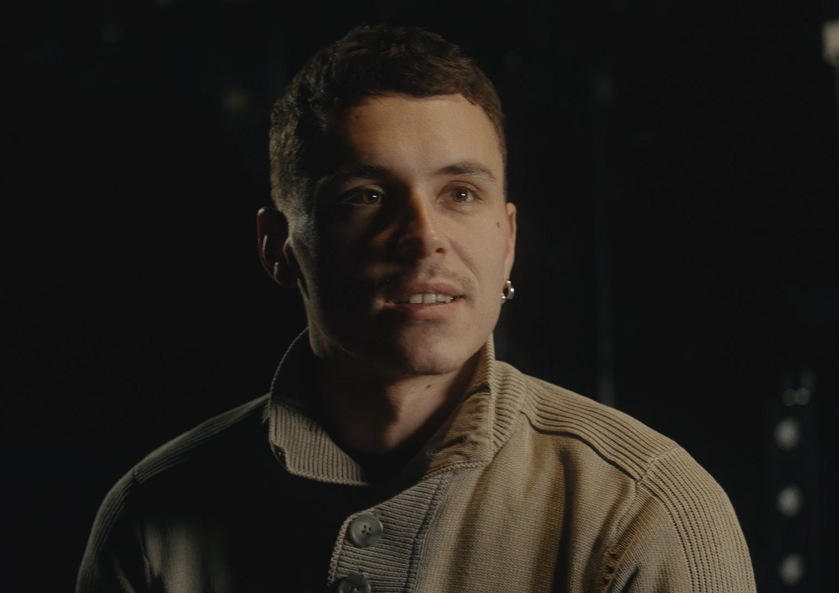 safeforaron's tweet image. his eyes &amp;lt;3