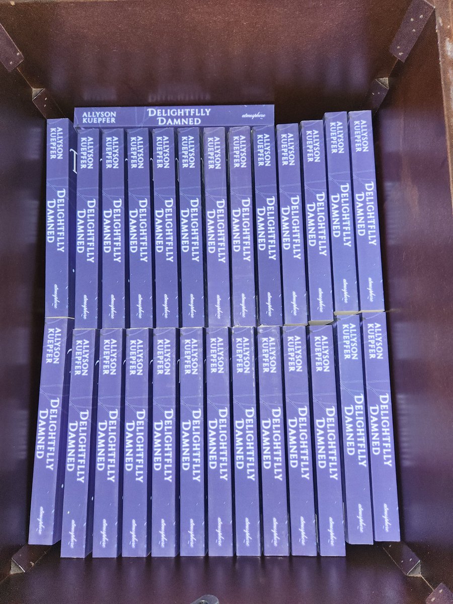 allysonkuepfer's tweet photo. Can you spot the problem with the first shipment? 🤔 

#spottheproblem #whoops #DelightfullyDamned #authorfail https://t.co/TZUVDwYZrL