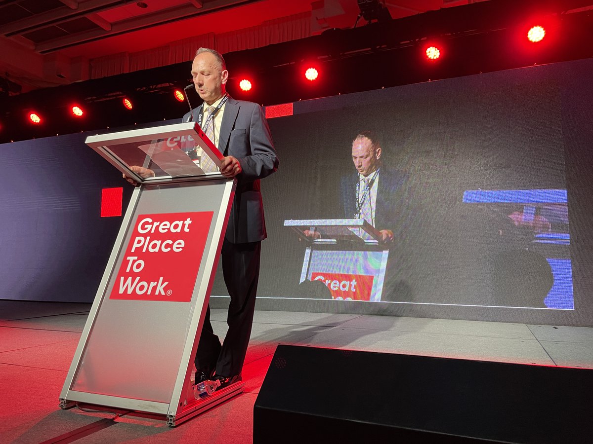 GPTW_Canada's tweet photo. 🎤Mark Iker from The Globe &amp; Mail, emphasizes on 10 Year partnership between The Globe &amp; Mail &amp; Great Place to Work Canada
https://t.co/AitxonaCNy 

#BestWorkplacesCa 
#gptw4all https://t.co/BGxMOEChVZ