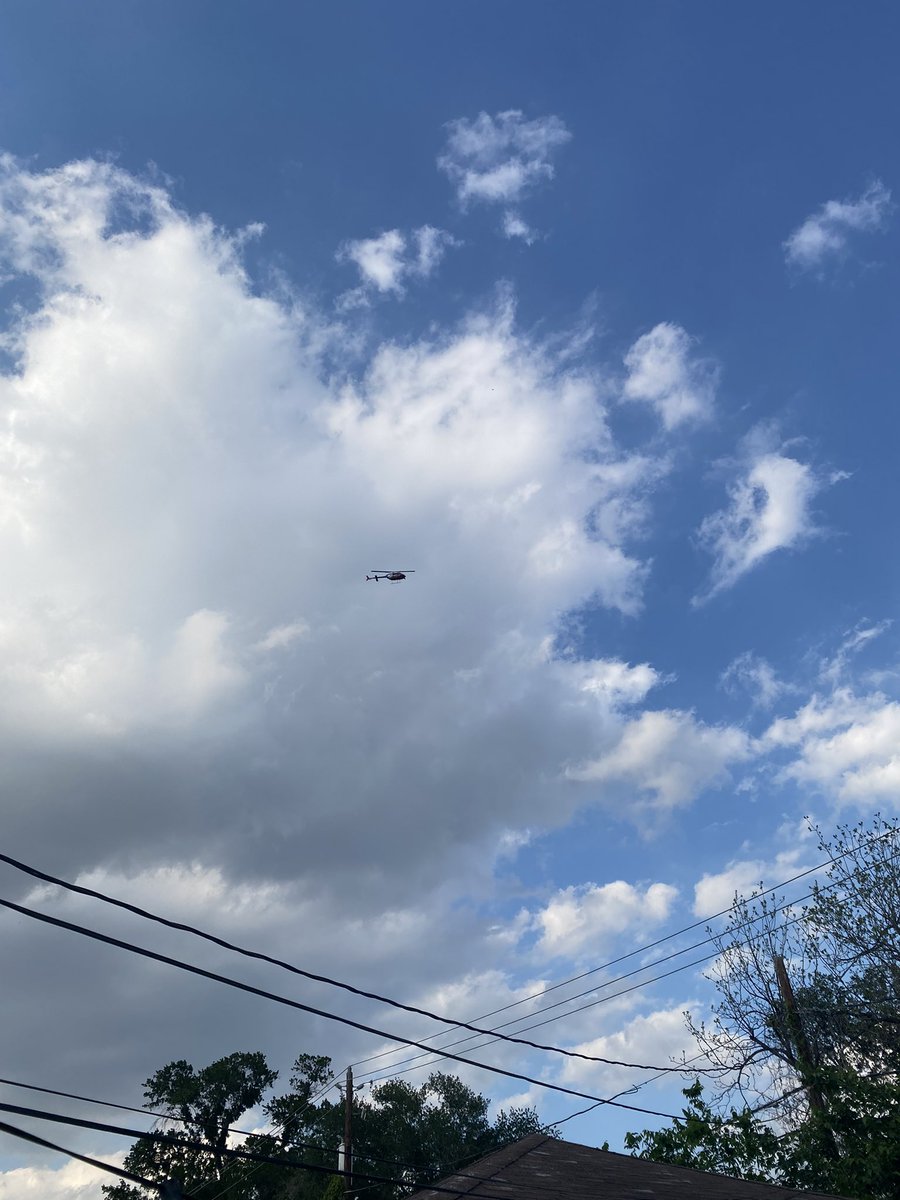 nickyb85's tweet photo. @houstonairw  13 heli over Timbergrove .   11th &amp; TC  Jester https://t.co/icimIMl1jL