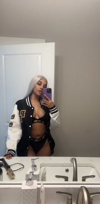 Another goodie bag from @Pornhub today thank you 🫶🏽 https://t.co/byVfaKxwoY<a class="tags" href="/tag/pornhub">@pornhub</a>