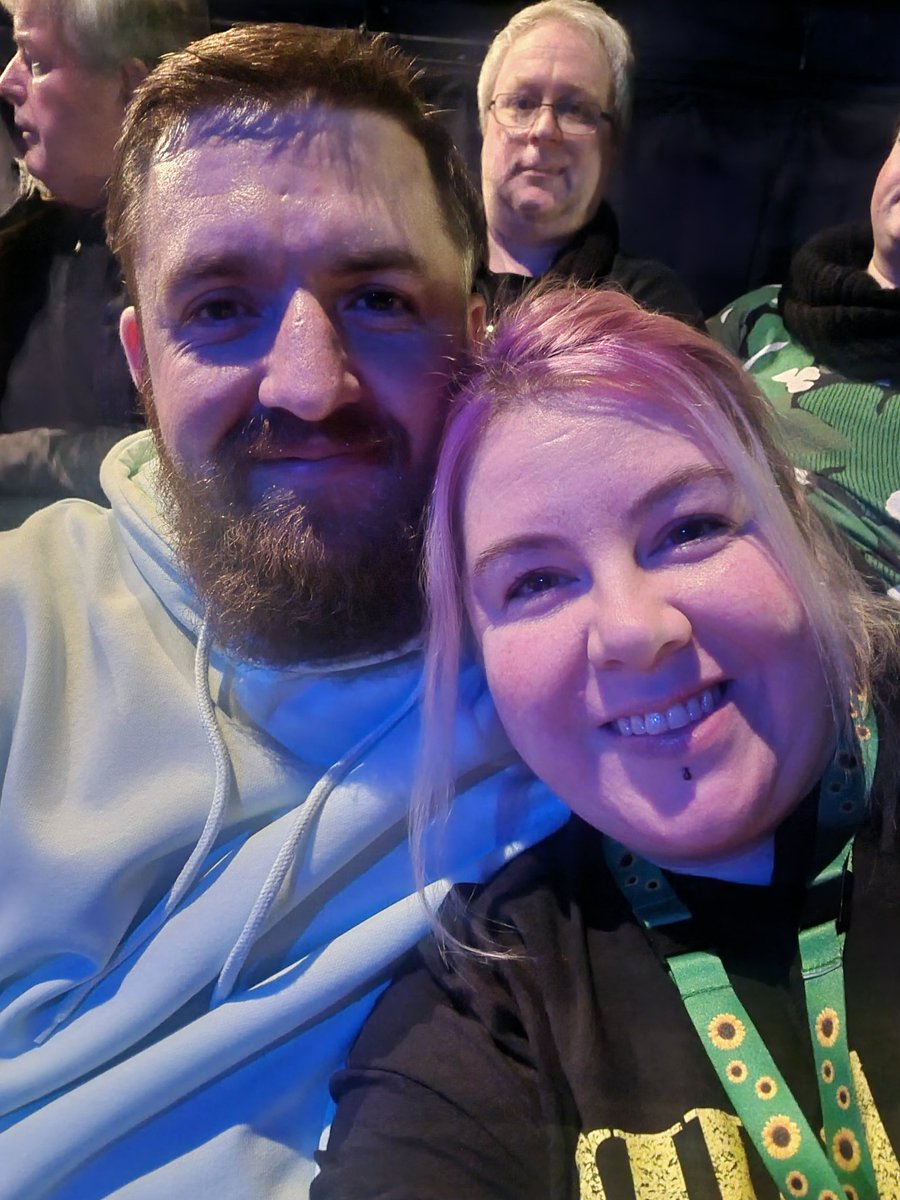 julierlowry's tweet photo. @eshaanakbar  thank you for a great gig this evening @nordenfarm. The first time in 15yrs we've had a date night! Comedy and a kebab what more do i need!! 
Keep up the passion and ladder 😂 https://t.co/pPfRCHALOu