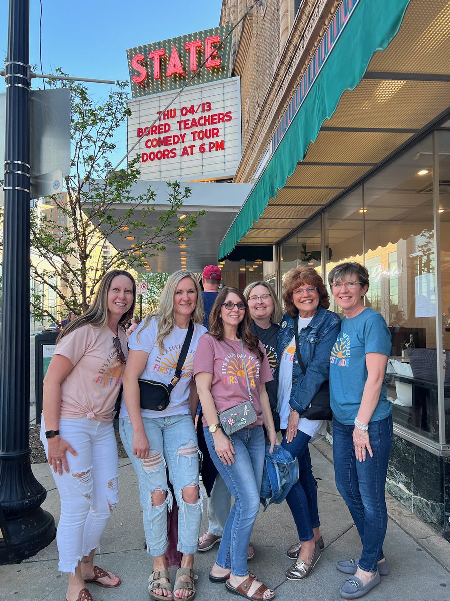 ReadingRoomGL's tweet photo. Itβs happening! #TeamFirstGrade #Gogulllake #GLCSrichland @BoredTeachers Comedy Tour @lysavanderwal @MrsKoets @MayettMrs @christyKonenka2 @j_klobucher https://t.co/k3ui6TsrHR