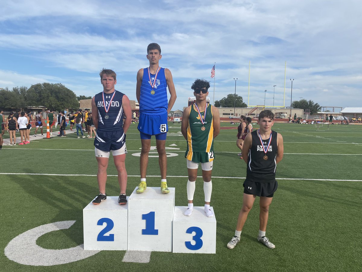 District Champion and Area Qualifier Justin Curiel 110m Hurdles!!🏅