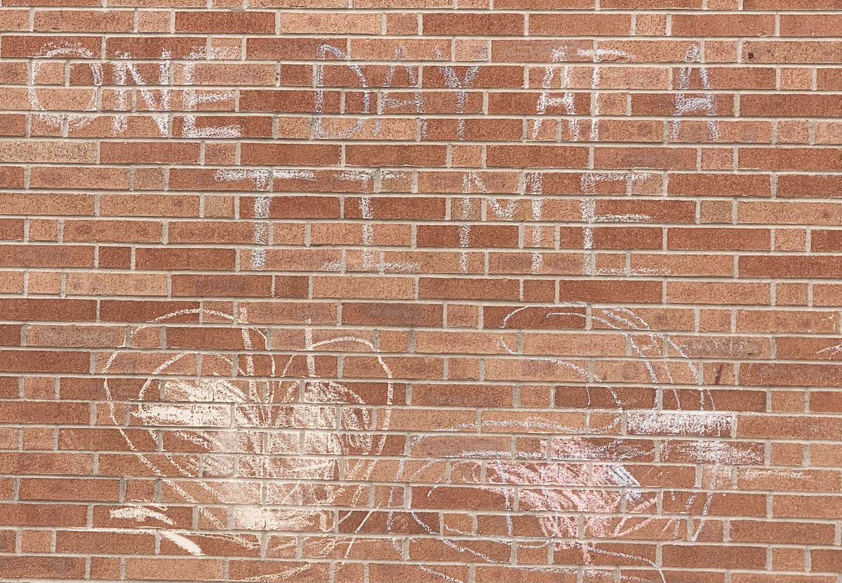 Adam B. Hill, M.D. (@adamhill1212) on Twitter photo As seen walking into the children’s hospital today, scribbled on the wall in chalk, “One Day At A Time”.  🙌🏼 As seen walking into the children’s hospital today, scribbled on the wall in chalk, “One Day At A Time”.  🙌🏼