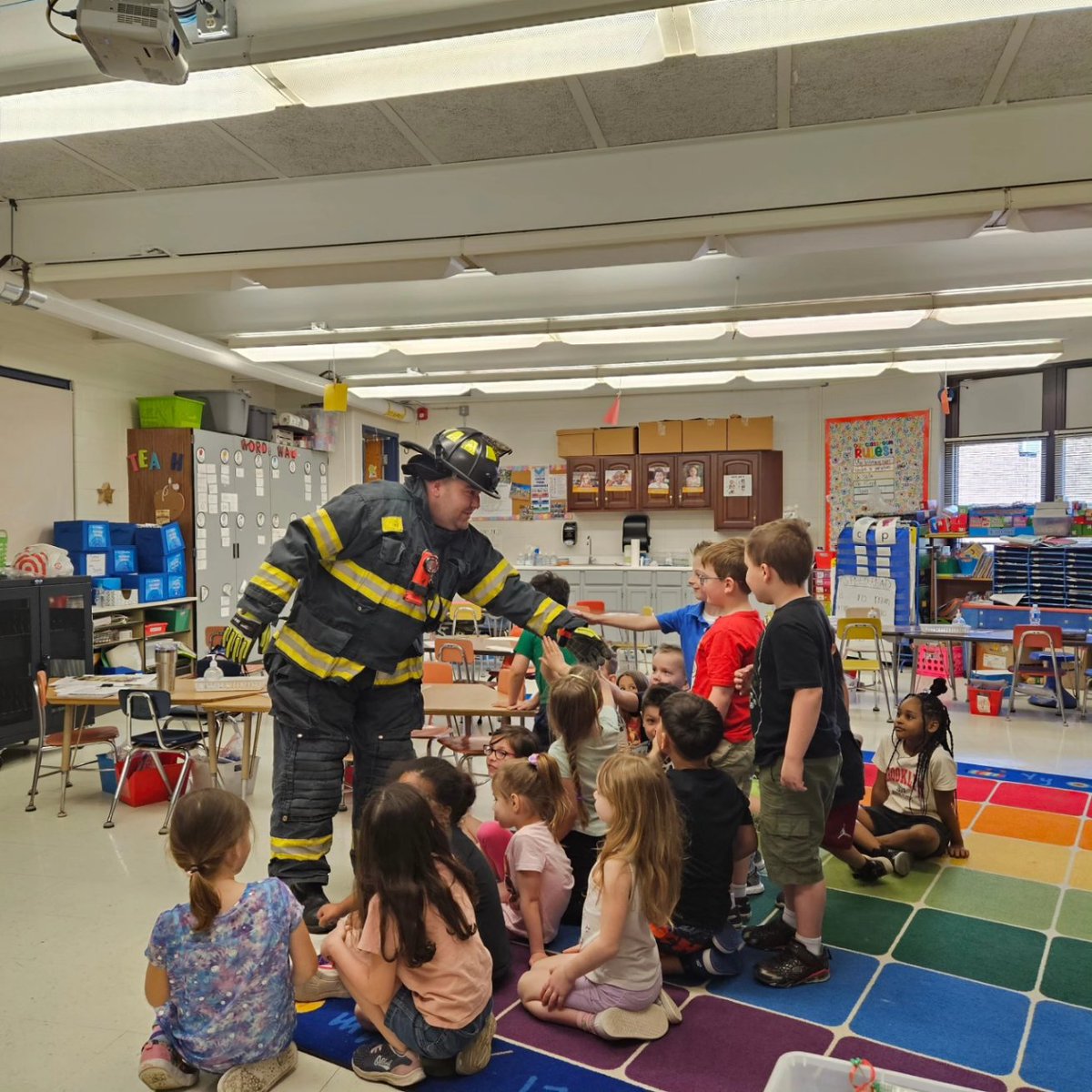 Mrs. Scolire tweet media