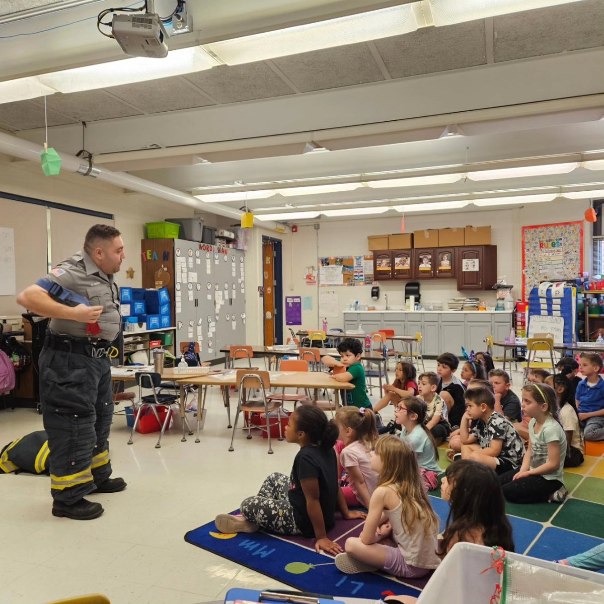 Mrs. Scolire tweet media