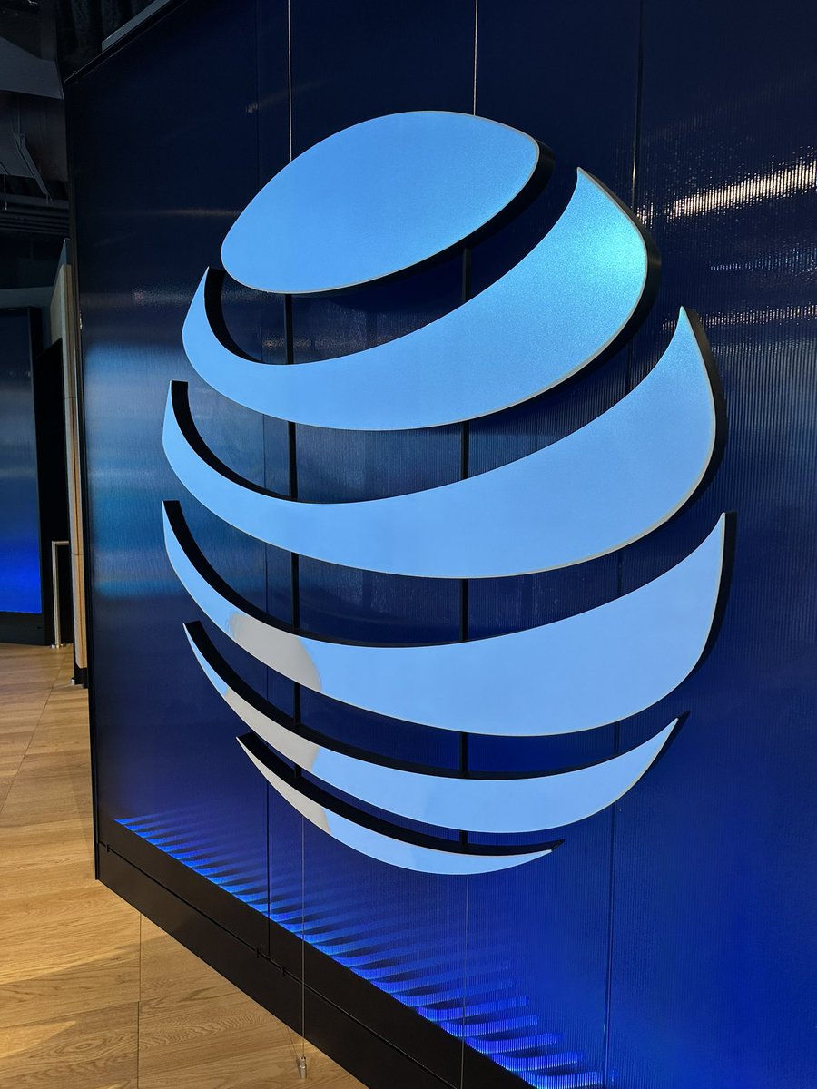 Marci Holland tweet media