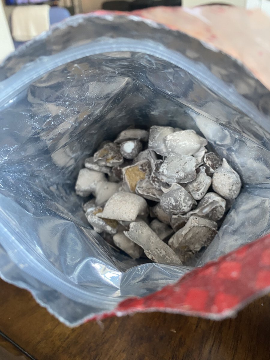Save_Ferris_Fan's tweet photo. @fmchocolate What’s going on with my S’mores mix? https://t.co/hLZiIdV6j6