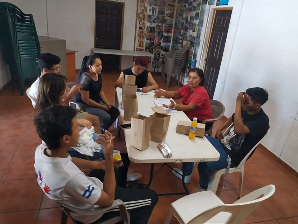 SHAREelsalvador's tweet photo. #CRIPDES La Libertad held a follow-up meeting with young people from Conexión Juvenil Zaragoza, the youth association, to find out about the projections and the main achievements and difficulties in the current context of El Salvador. https://t.co/r9IoKJULXy