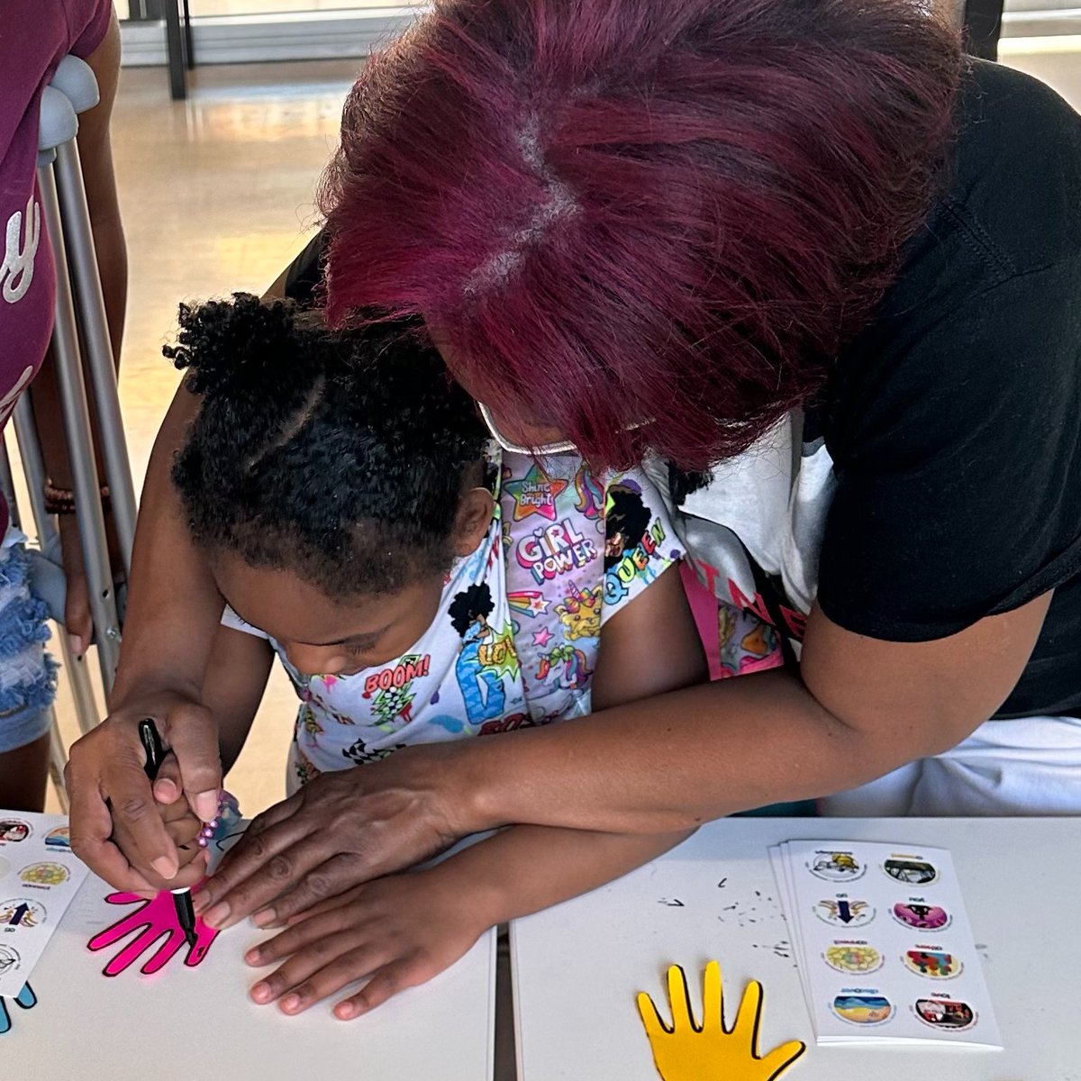 OB_Inc_KC's tweet photo. Today is #OthersDay for our @GiveSevenDays  Kindness Spirit Week! 
Kids created a memory tree out of handprints with the names of their loved ones written on them.
Everyone has their own story to tell that is worth listening to💛
#OperationBreakthrough #betheripple #GiveSevenDays https://t.co/8vt10Byt9L