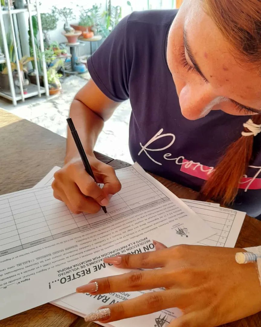 portconbenjamin's tweet photo. Guanare dijo presente en apoyo a nuestro candidato Benjamín Rausseo, mil gracias Guanare por todo su apoyo, alegría y receptividad.
Nuestros números de contacto en Guanare son +58 424-5049678 y +58 412-5047190 #conrausseomeresteo #BenjaminRausseo https://t.co/9zv9xvBju2