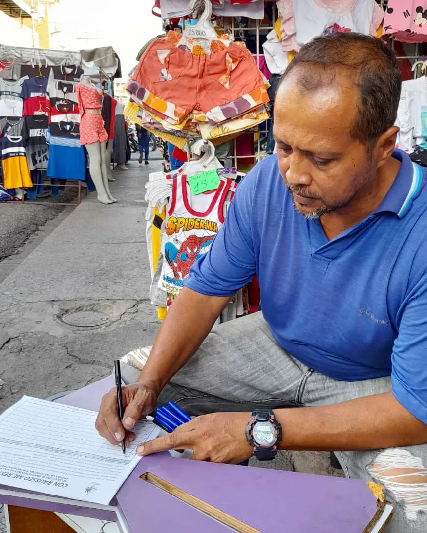 portconbenjamin's tweet photo. Guanare dijo presente en apoyo a nuestro candidato Benjamín Rausseo, mil gracias Guanare por todo su apoyo, alegría y receptividad.
Nuestros números de contacto en Guanare son +58 424-5049678 y +58 412-5047190 #conrausseomeresteo #BenjaminRausseo https://t.co/9zv9xvBju2