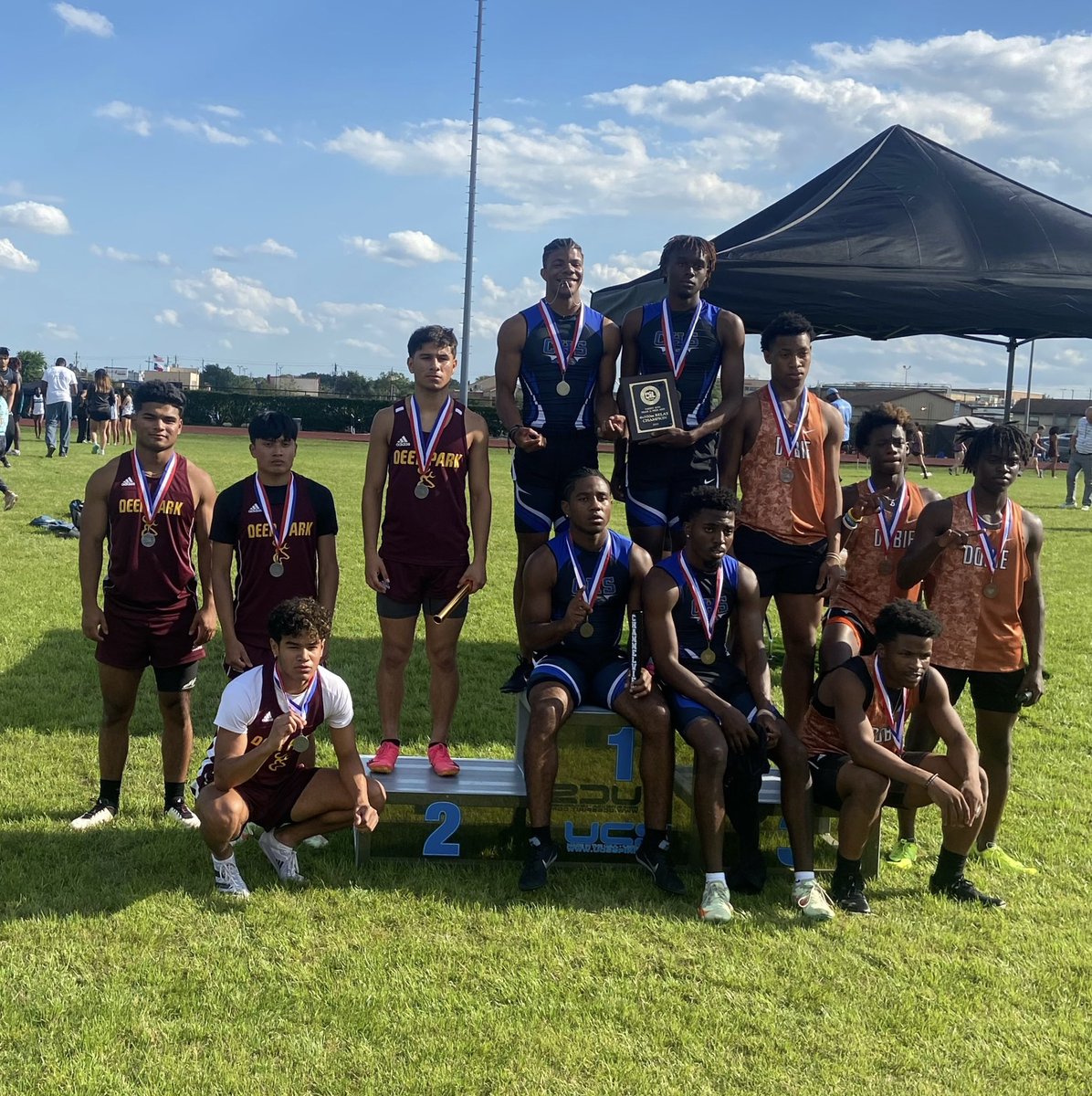 S/O to our football guys on the relays!🥈💨🦌

#PartyAtThePark | <a href="/tre_thegreat346/">Ausencio martinez III (tre)</a> <a href="/joshdoza_5/">joshuamendoza</a> <a href="/Dbautista1908/">Diego</a> <a href="/T_up1saac/">Isaac</a> <a href="/landon19044287/">Landon</a> <a href="/DP_Strength/">Deer Park Strength</a>