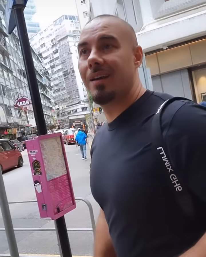 GlitterChannel8's tweet image. #2The couple shared on Instagram that they feel weird going on a trip with just the two of them.
“Kinda weird travelling without d kiddos.Miss them already! Our first official trip in 20yrs without anyone with us, no family,no friends. Exciting!!
@ chekakramer, be gentle w/ me,”