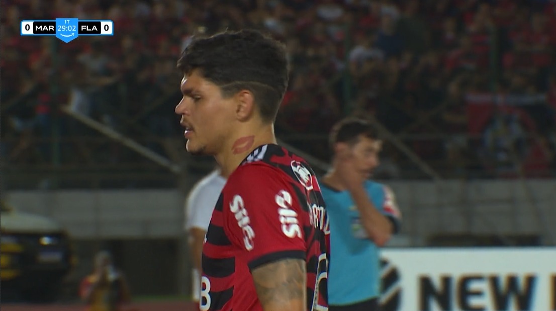 pvsportbr's tweet image. unidos do beijin da tattoo no pescoço, alguém aí online? #CopaDoBrasilnoPrimeVideo #CopaDoBrasil #MaringaFC #Flamengo