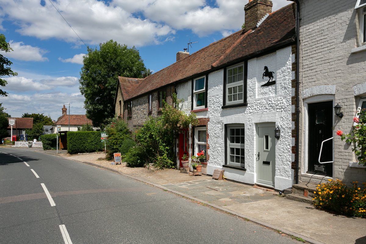 Check out this bedroom property on the market at a of £345,000

laingbennett.co.uk/property-detai…