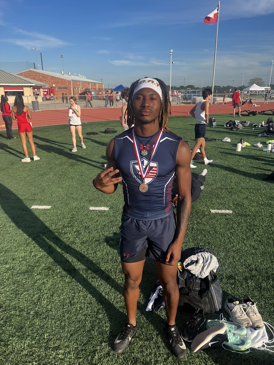Another one….<a href="/HWATZXON/">Haeven Watson</a> heading to area in the 100m! <a href="/JISD_ATHLETICS/">Judson ISD Athletics</a>