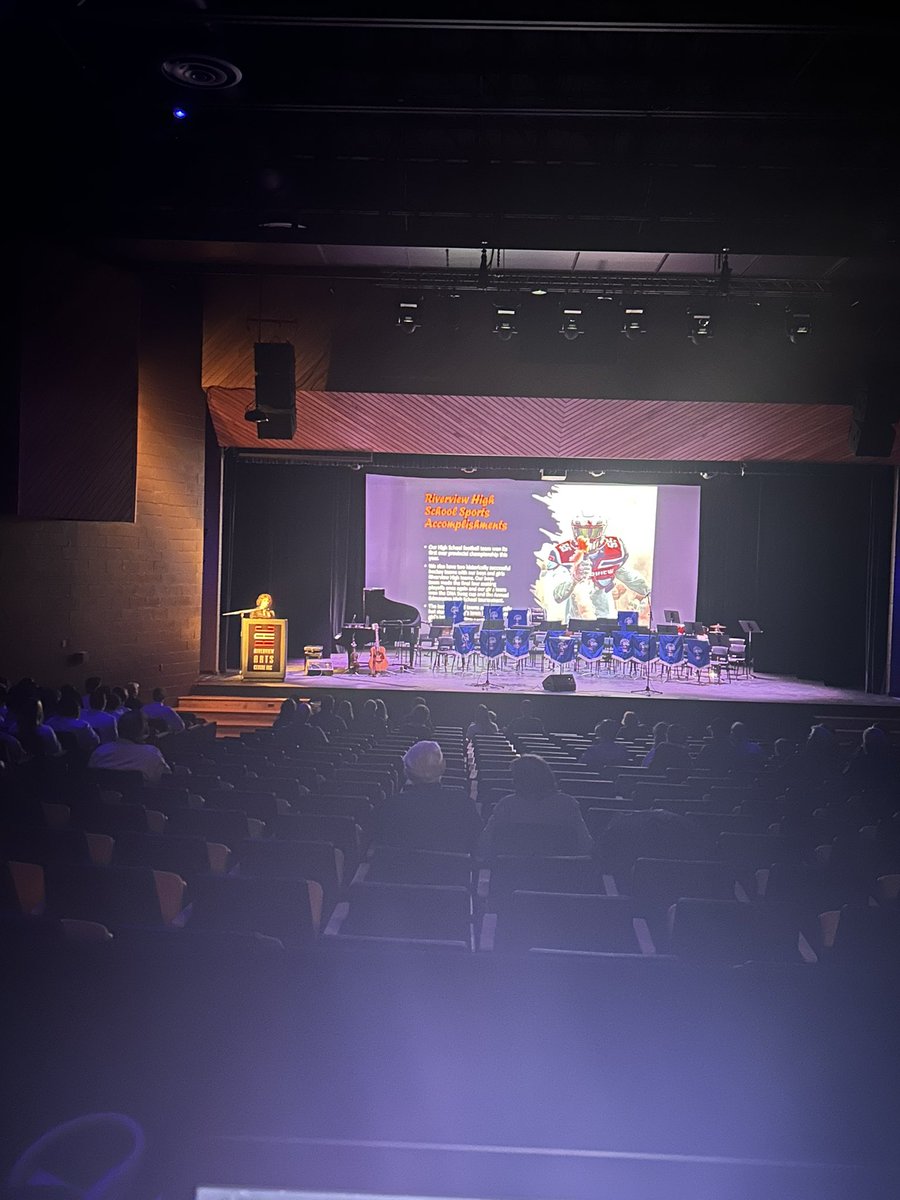 MsIrving tweet media