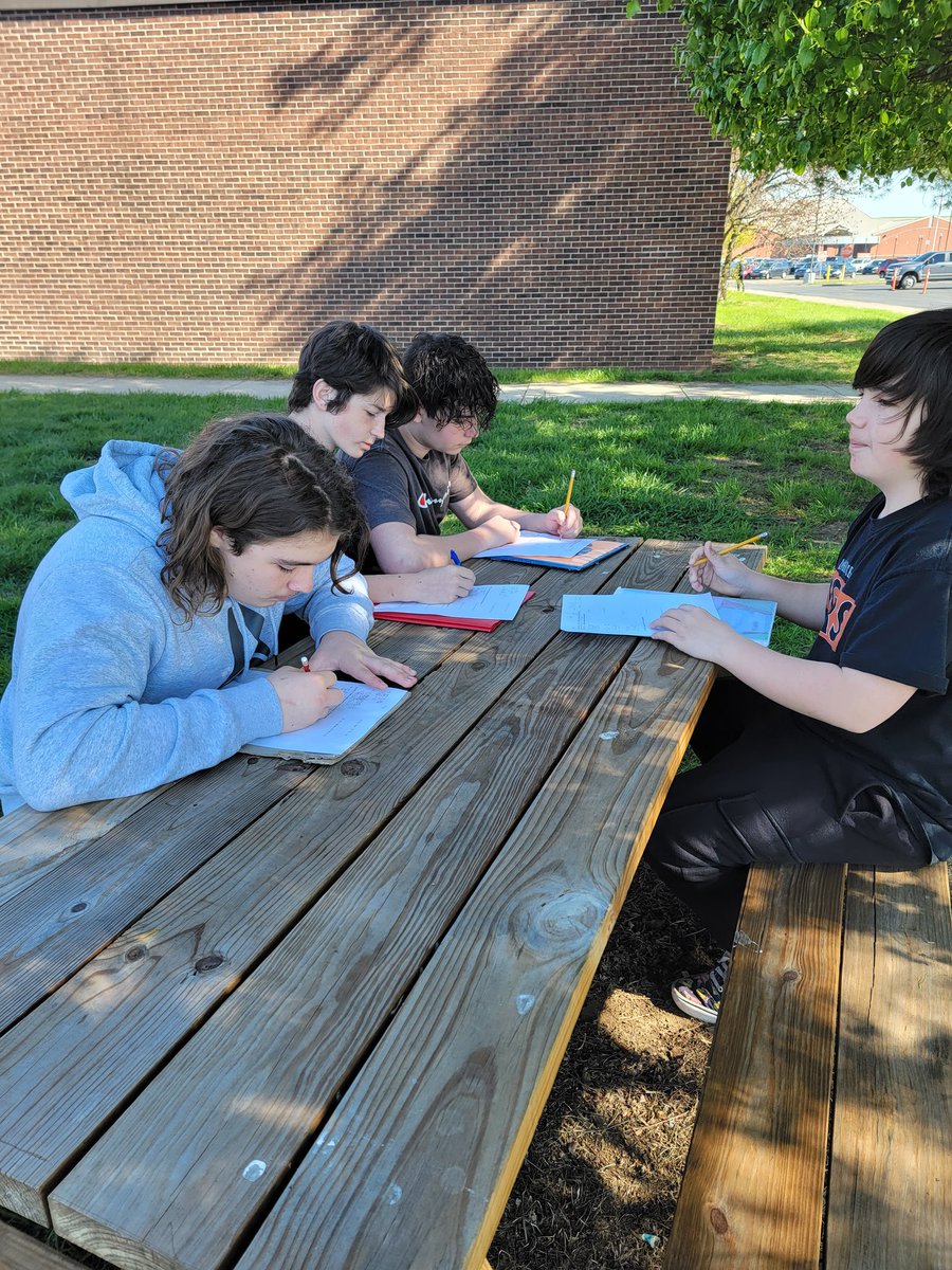 GMS304's tweet photo. Beautiful day to do math worksheets outside!
#LawrenceburgLegacy
@GreendaleLCSC https://t.co/f6b4bUAWeT