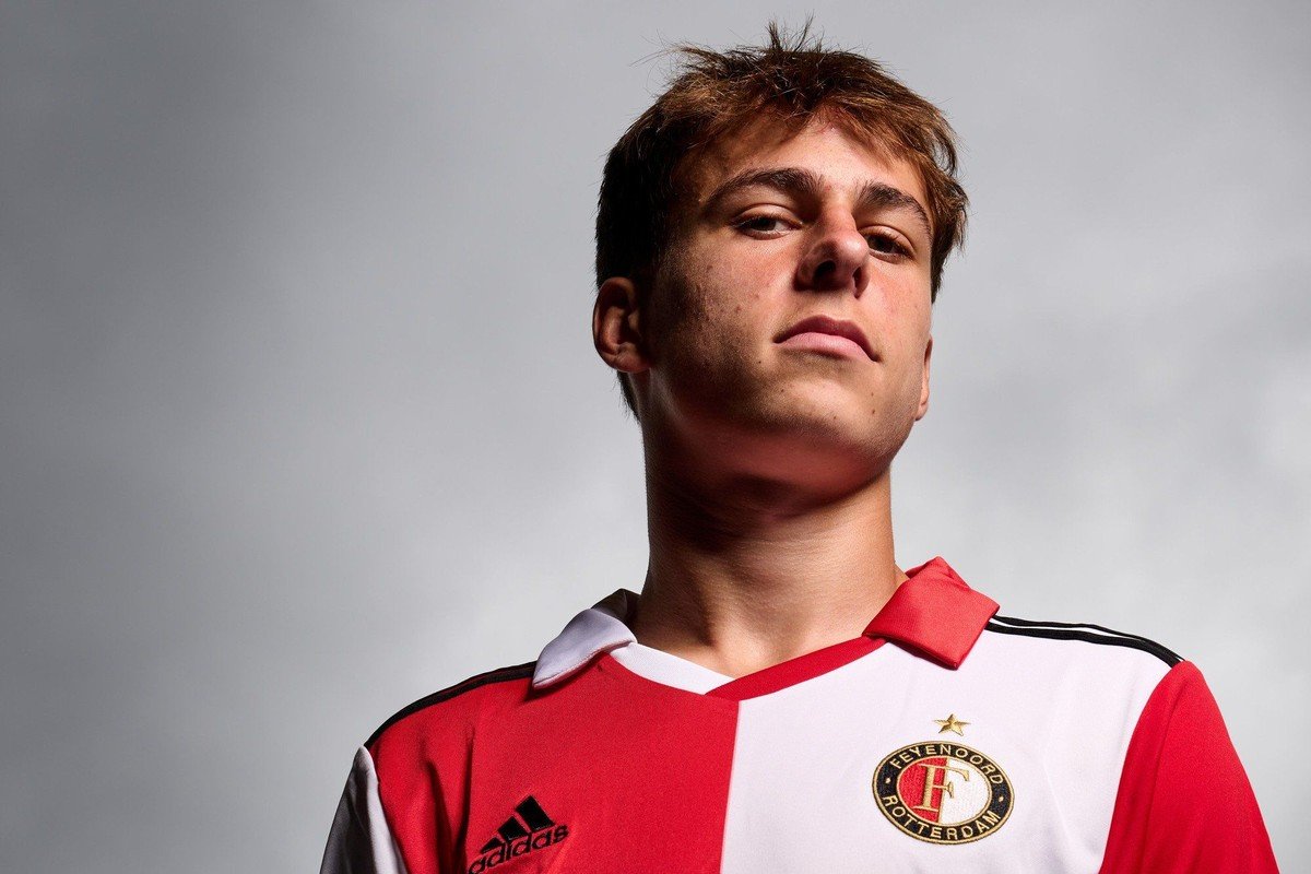 Leo Sauer  ( 17 , 🇸🇰)

The youngster who plays for Feyenoord U21 and joined them on loan from MSK Zilina, will sign on a permanent basis for €235k.

Good with both feet, can play as a winger or even as a striker. Good technique, dribbling & finishing.

#scouting #Feyenoord