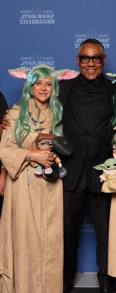 MidgeyMoo tweet media